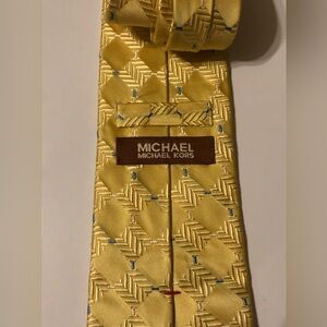 Michael Kors Mens Yellow W Blue Accents Pattern 100% Silk Tie WpL#2831 Authentic